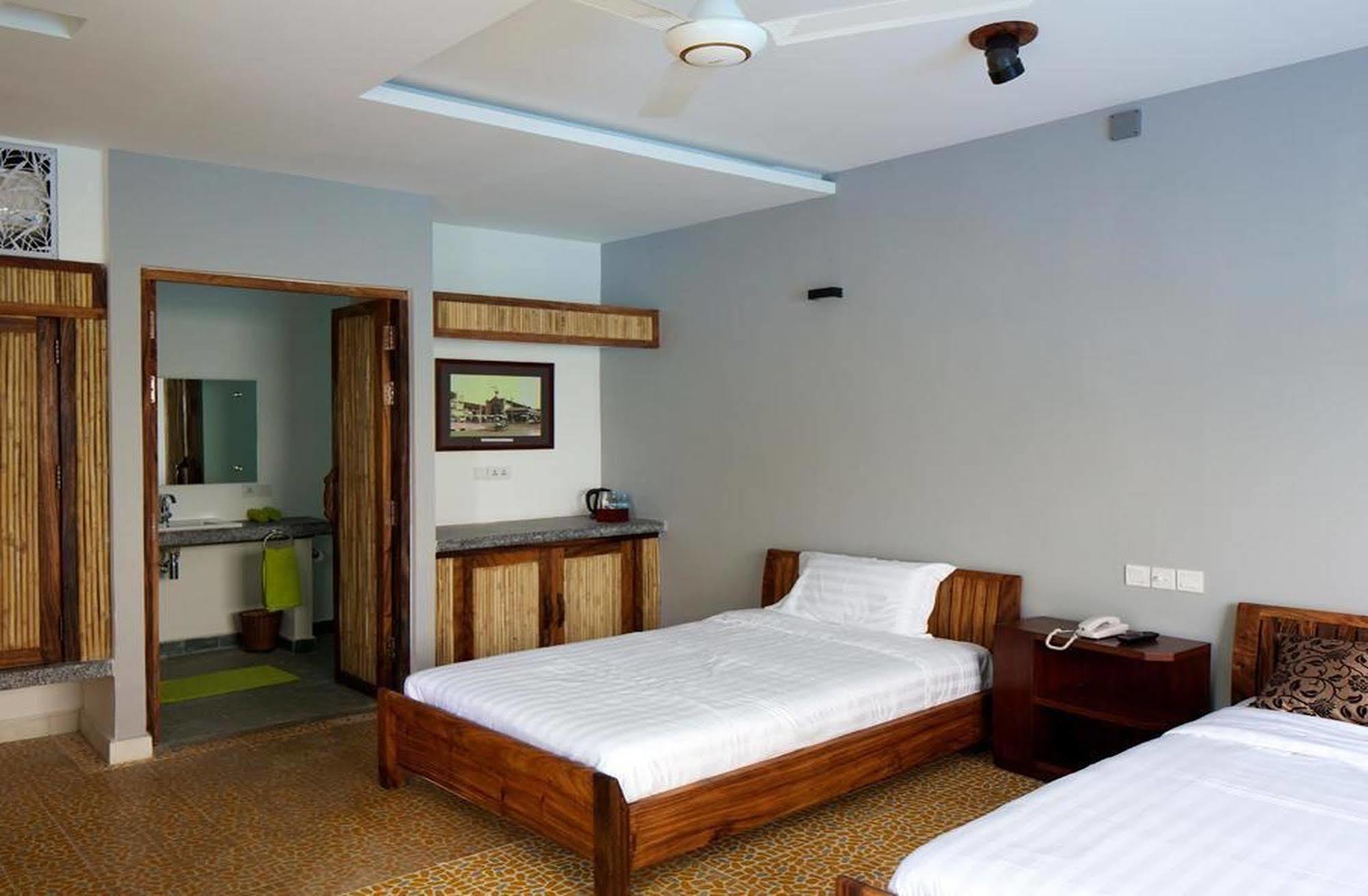 The Sangkum Hotel Phnom Penh Luaran gambar